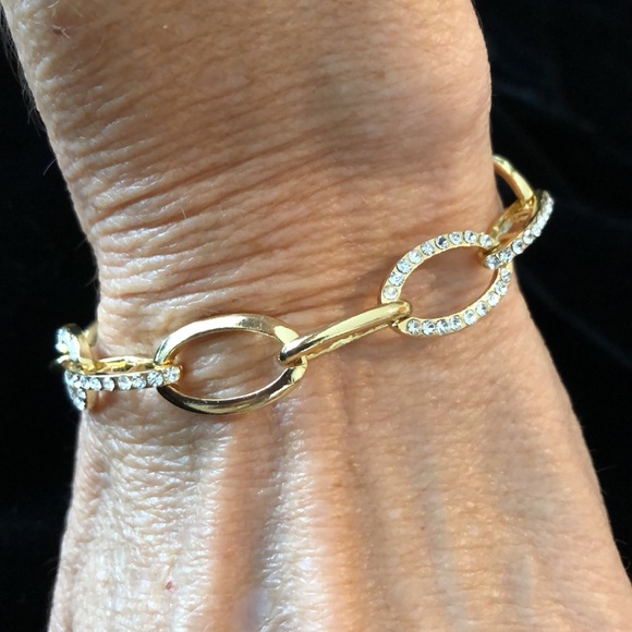 Gold Rhinestones Accented Chain Bracelet - Picture 3 of 8